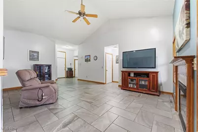 982 Lanedale Street NW, Massillon, OH 44647 - Photo 4