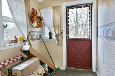 9210 Howland Springs Road SE, Howland, OH 44484 - Photo 8