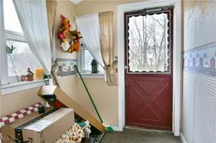 9210 Howland Springs Rd SE, Howland, OH 44484 - Photo 8