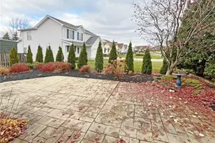 311 E 293rd St, Willowick, OH 44095 - Photo 2