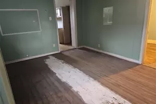 519 N Uhrich St, Uhrichsville, OH 44683 - Photo 4