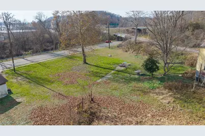 747 Virginia Street, Marietta, OH 45750 - Photo 2