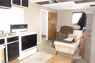 6090 Manchester Rd, New Franklin, OH 44319 - Photo 8