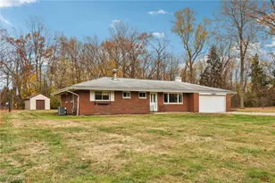 7143 Dogwood Ln, Mentor, OH 44060 - Photo 2