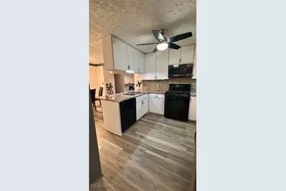 1161 Magdalyn Drive, Akron, OH 44320 - Photo 6