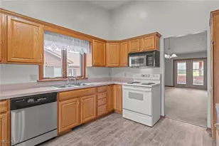 2186 Prestwick Dr, Uniontown, OH 44685 - Photo 12