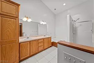 2186 Prestwick Dr, Uniontown, OH 44685 - Photo 32