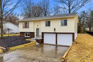 2260 E Gilwood Dr, Stow, OH 44224 - Photo 2