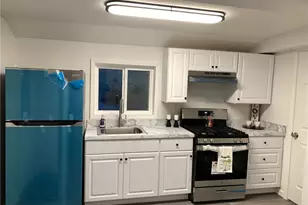 34010 Victor Dr, Eastlake, OH 44095 - Photo 10