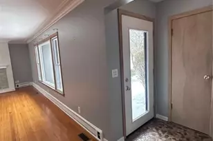 1927 Center Rd, Avon, OH 44011 - Photo 4