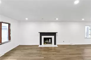 334 16th St, Elyria, OH 44035 - Photo 12