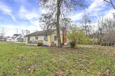 334 16th Street, Elyria, OH 44035 - Photo 6