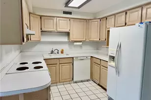 935 Canyon View Rd, Sagamore Hills, OH 44067 - Photo 10