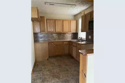 3211 Kneirim Drive, Lorain, OH 44053 - Photo 10