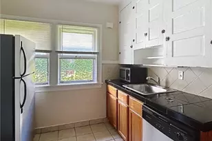 2683 Hampshire Rd, Cleveland Heights, OH 44106 - Photo 2