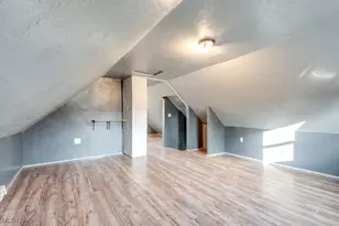 230 W 39th St, Lorain, OH 44052 - Photo 28