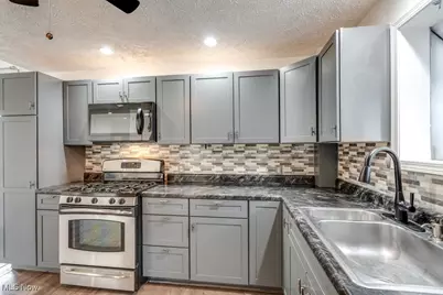 230 W 39th Street, Lorain, OH 44052 - Photo 14