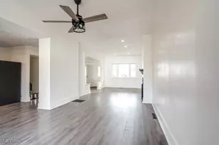 230 W 39th St, Lorain, OH 44052 - Photo 8