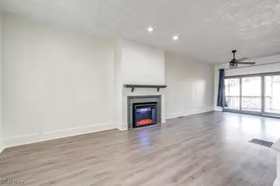 230 W 39th Street, Lorain, OH 44052 - Photo 6