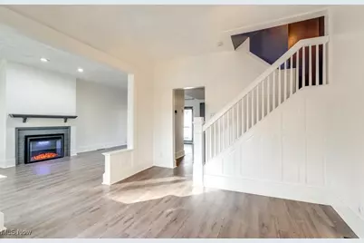 230 W 39th Street, Lorain, OH 44052 - Photo 4