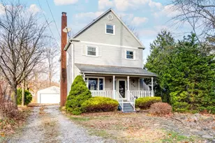 230 W 39th St, Lorain, OH 44052 - Photo 2