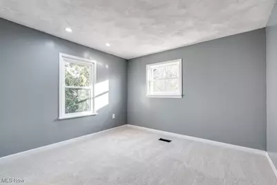 230 W 39th Street, Lorain, OH 44052 - Photo 16