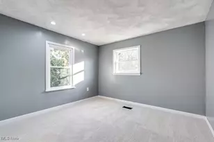 230 W 39th St, Lorain, OH 44052 - Photo 16