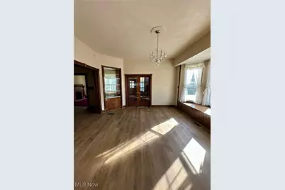 315 Carolina Avenue, Chester, WV 26034 - Photo 12