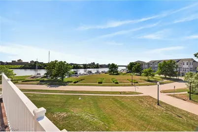 449 Harbor Lane, Lorain, OH 44052 - Photo 34