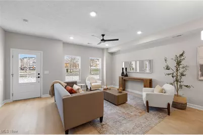 449 Harbor Lane, Lorain, OH 44052 - Photo 4