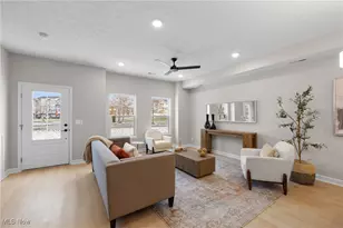 449 Harbor Ln, Lorain, OH 44052 - Photo 4