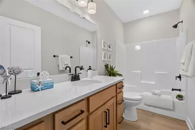 449 Harbor Lane, Lorain, OH 44052 - Photo 24