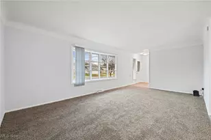 23409 McCann St, Warrensville Heights, OH 44128 - Photo 8