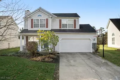 104 Pinehollow Circle, Chardon, OH 44024 - Photo 2