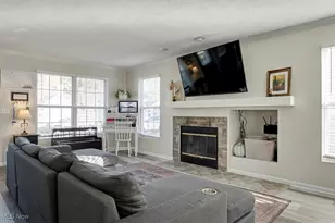 104 Pine Hollow Cir, Chardon, OH 44024 - Photo 4