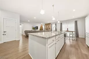 6170 James Dr, Lorain, OH 44053 - Photo 16