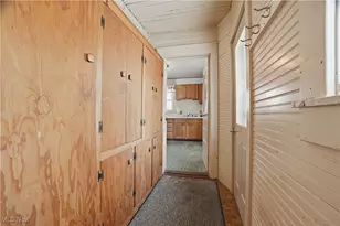 992 Mill St, Conneaut, OH 44030 - Photo 12