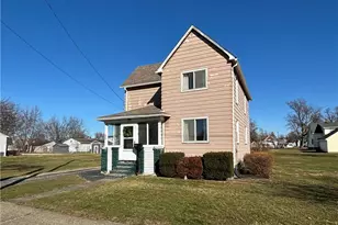 992 Mill St, Conneaut, OH 44030 - Photo 2