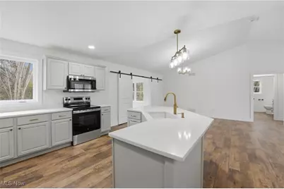 2630 Squirrel Hollow Street NE, Canton, OH 44704 - Photo 18