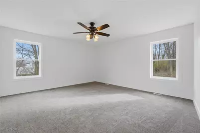 2630 Squirrel Hollow Street NE, Canton, OH 44704 - Photo 20