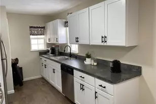 5089 S Geneva Dr, Geneva on the Lake, OH 44041 - Photo 8