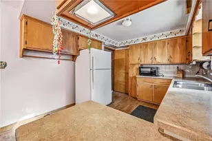 250 E Manor Ave, Struthers, OH 44471 - Photo 14