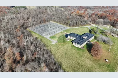 1610 Hubbard Thomas Road, Hubbard, OH 44425 - Photo 6