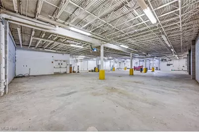 1610 Hubbard Thomas Road, Hubbard, OH 44425 - Photo 14