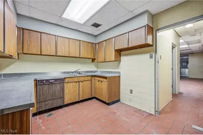 1610 Hubbard Thomas Road, Hubbard, OH 44425 - Photo 24