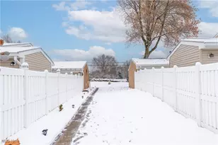 2043 Carlile Dr, Uniontown, OH 44685 - Photo 4