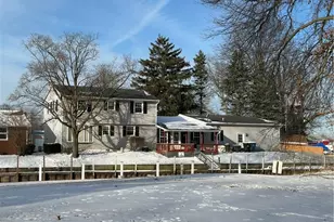 915 Nautical Dr, Vermilion, OH 44089 - Photo 2
