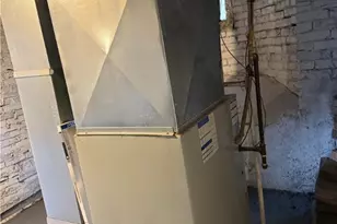 214 W 7th St, Uhrichsville, OH 44683 - Photo 16