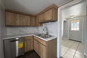 782 Hill St, Coshocton, OH 43812 - Photo 8