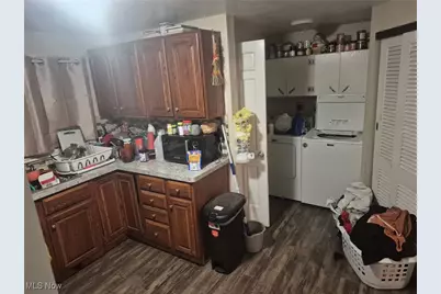 699 Irving Park Boulevard, Sheffield Lake, OH 44054 - Photo 8